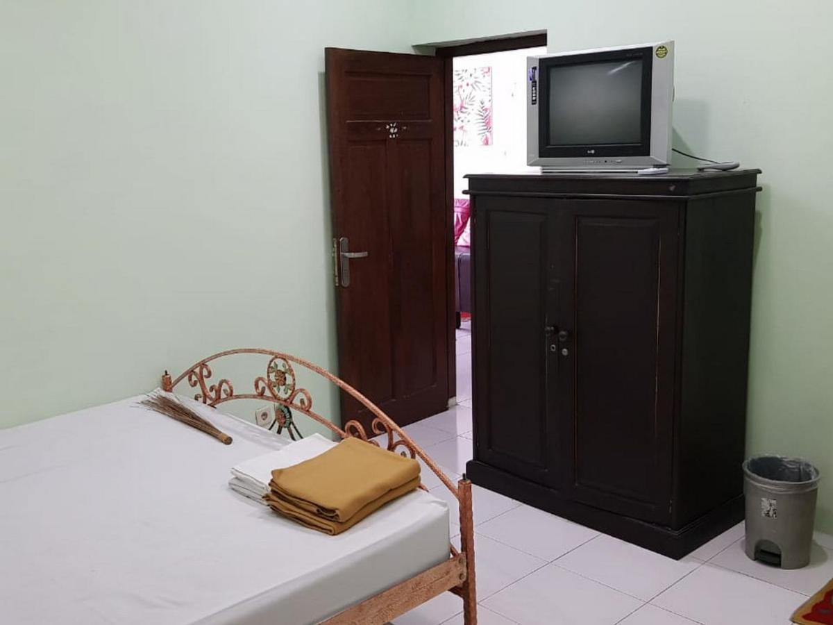 Embe Pitoe Syariah Gejayan Mitra Reddoorz Ξενοδοχείο Pakualaman Εξωτερικό φωτογραφία